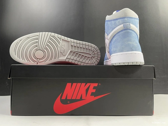 Smoke Retro Royal Hyper Jordan1 Sustainable Grey 555088- 3603 1015